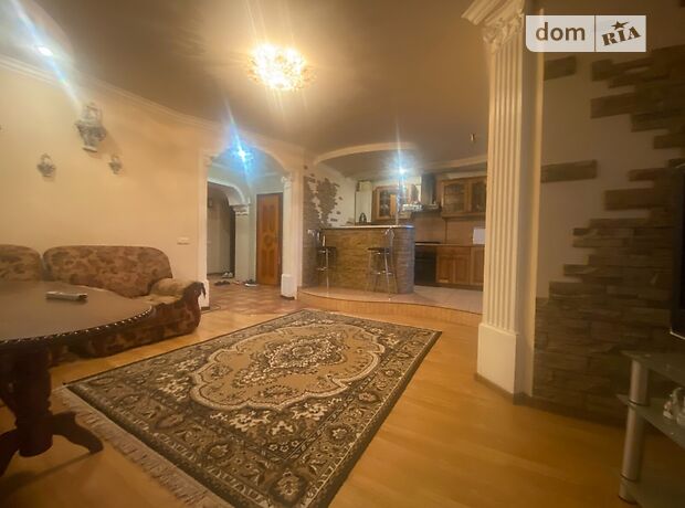 Продаж трикімнатної квартири в Чернівцях на вул. Кобилиці Лук'яна 67а район Центр фото 1 Продаж трикімнатної квартири в Чернівцях на вул. Кобилиці Лук'яна 67а район Центр фото 1