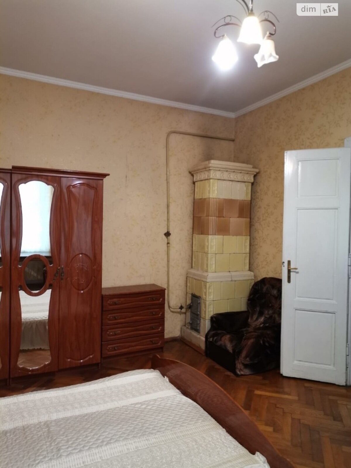 Продажа трехкомнатной квартиры в Черновцах, на ул. Первомайская, район Центр фото 1