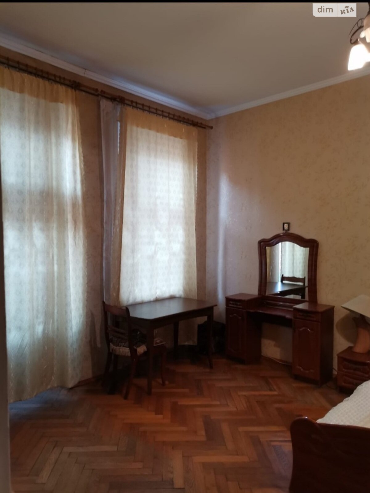 Продажа трехкомнатной квартиры в Черновцах, на ул. Первомайская, район Центр фото 1