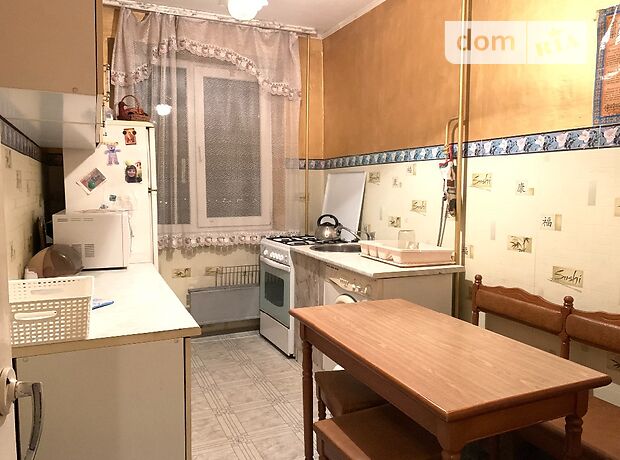 Продажа трехкомнатной квартиры в Черновцах, на ул. Русская район Центр фото 1 Продажа трехкомнатной квартиры в Черновцах, на ул. Русская район Центр фото 1