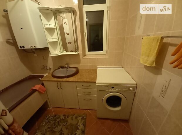 Продаж трикімнатної квартири в Чернівцях на вул. Садовського Миколи район Центр фото 1 Продаж трикімнатної квартири в Чернівцях на вул. Садовського Миколи район Центр фото 1