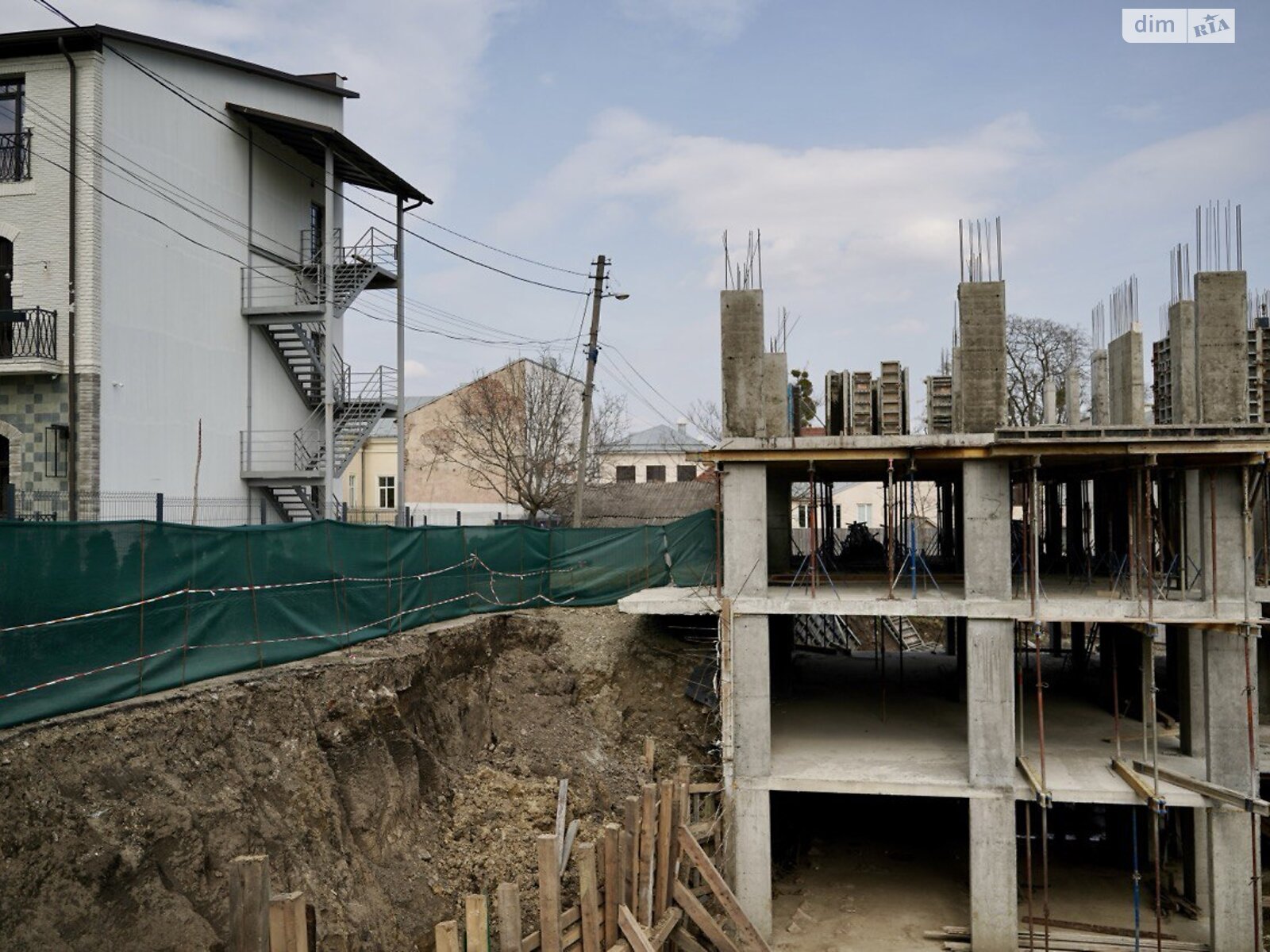 Продаж трикімнатної квартири в Чернівцях, на вул. Шептицького Андрея Митрополита 7, район Центр фото 1