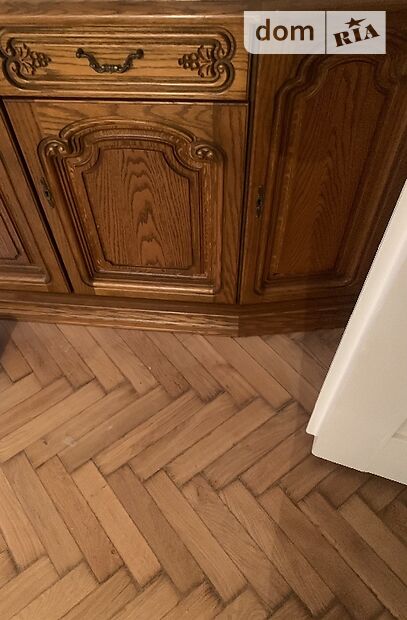 Продаж трикімнатної квартири в Чернівцях на вул. Університетська район Центр фото 1 Продаж трикімнатної квартири в Чернівцях на вул. Університетська район Центр фото 1