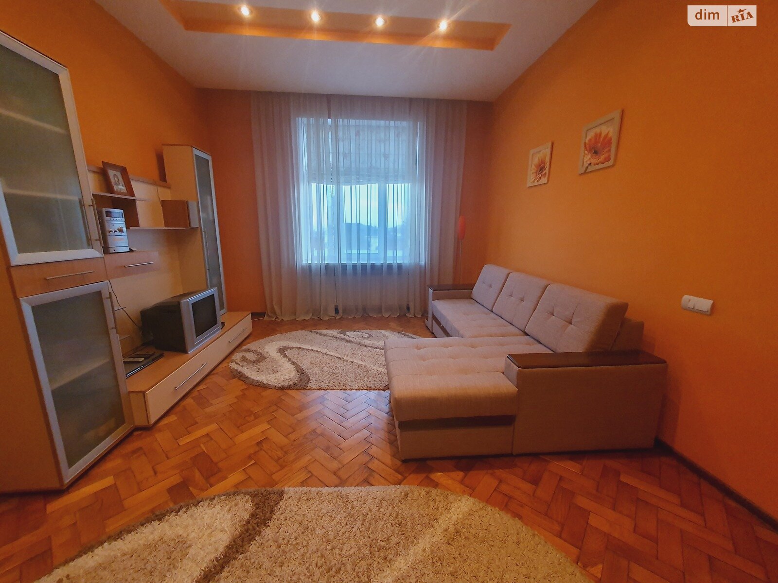 Продажа трехкомнатной квартиры в Черновцах, на ул. Заньковецкой Марии 15, район Центр фото 1