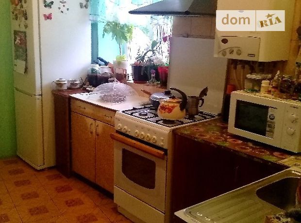 Продаж трикімнатної квартири в Чернівцях на вул. Університетська район Центр фото 1 Продаж трикімнатної квартири в Чернівцях на вул. Університетська район Центр фото 1