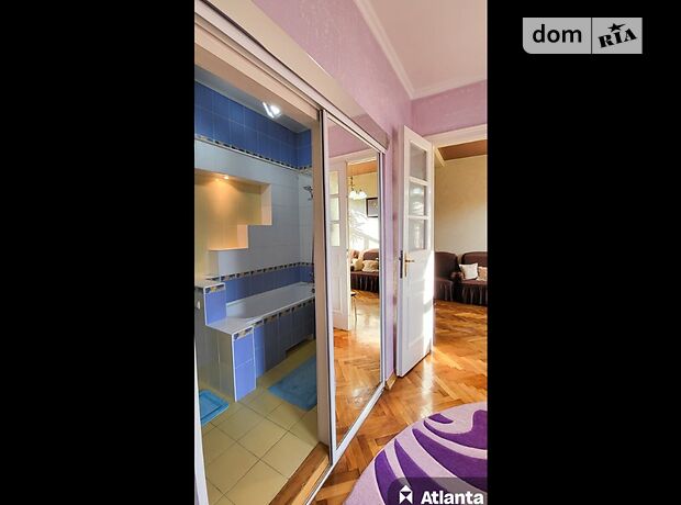 Продажа трехкомнатной квартиры в Черновцах, на ул. Хмельницкого Богдана 16, район Шевченковский фото 1 Продажа трехкомнатной квартиры в Черновцах, на ул. Хмельницкого Богдана 16, район Шевченковский фото 1