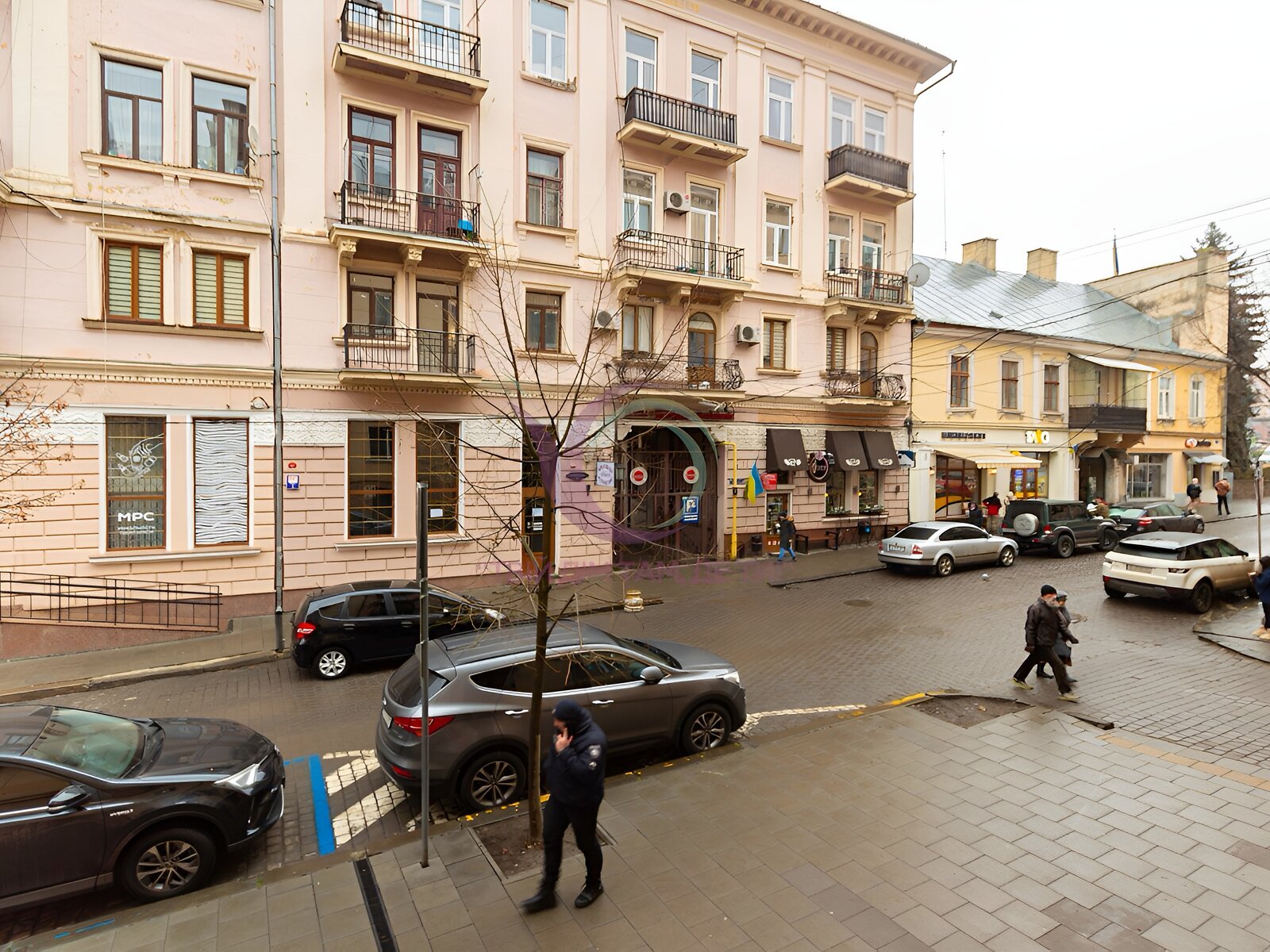 Продажа двухкомнатной квартиры в Черновцах, на Поштова 3, фото 1 Продажа двухкомнатной квартиры в Черновцах, на Поштова 3, фото 1