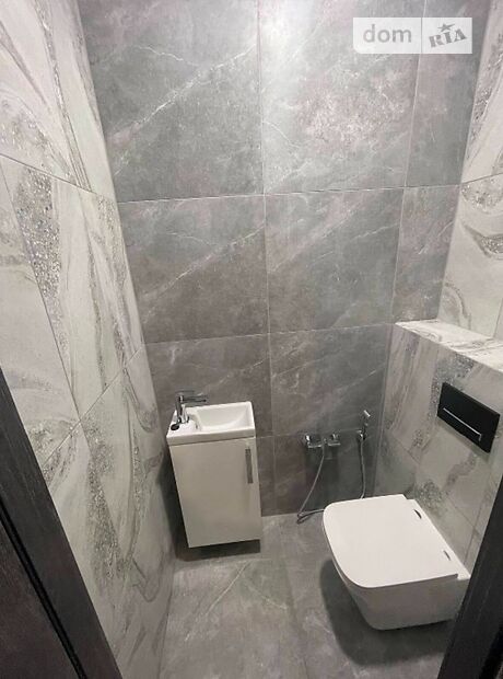 Продаж двокімнатної квартири в Чернівцях на вул. Миколаївська 37 район Аеропорт фото 1 Продаж двокімнатної квартири в Чернівцях на вул. Миколаївська 37 район Аеропорт фото 1