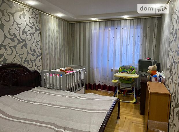 Продаж трикімнатної квартири в Чернівцях на вул. Руська район Фастівська фото 1 Продаж трикімнатної квартири в Чернівцях на вул. Руська район Фастівська фото 1