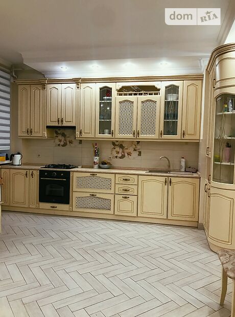 Продажа трехкомнатной квартиры в Черновцах, на ул. Героев Майдана 43в, кв. 1, район Героев Майдана фото 1 Продажа трехкомнатной квартиры в Черновцах, на ул. Героев Майдана 43в, кв. 1, район Героев Майдана фото 1