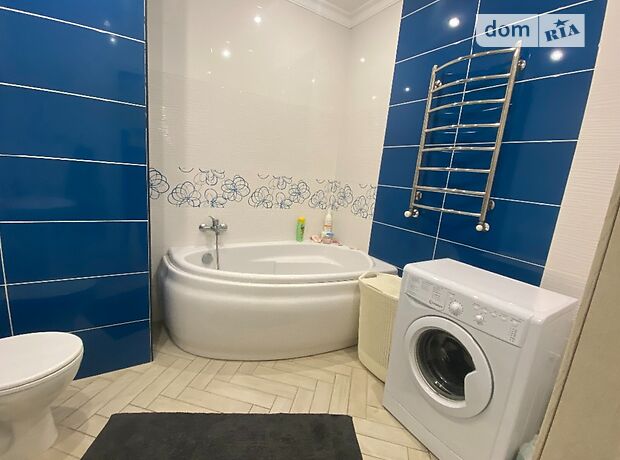 Продажа трехкомнатной квартиры в Черновцах, на ул. Героев Майдана 43в, кв. 1, район Героев Майдана фото 1 Продажа трехкомнатной квартиры в Черновцах, на ул. Героев Майдана 43в, кв. 1, район Героев Майдана фото 1