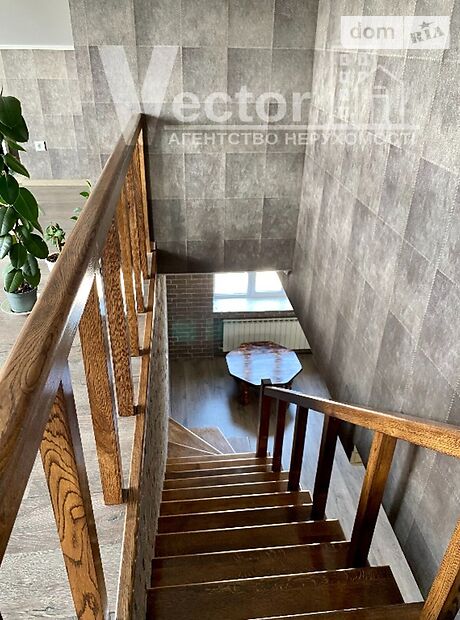 Продажа четырехкомнатной квартиры в Черновцах, на ул. Кармелюка Устима район Первомайский фото 1 Продажа четырехкомнатной квартиры в Черновцах, на ул. Кармелюка Устима район Первомайский фото 1