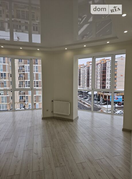 Продажа трехкомнатной квартиры в Черновцах, на ул. Героев Майдана 154, район Комарова-Красноармейская фото 1 Продажа трехкомнатной квартиры в Черновцах, на ул. Героев Майдана 154, район Комарова-Красноармейская фото 1