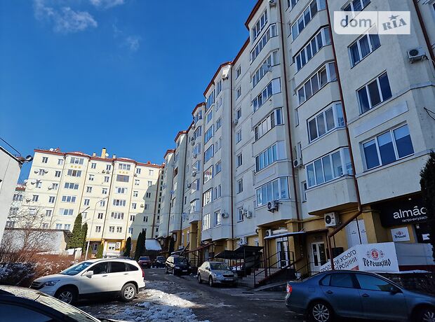 Продажа трехкомнатной квартиры в Черновцах, на ул. Героев Майдана 154, район Комарова-Красноармейская фото 1 Продажа трехкомнатной квартиры в Черновцах, на ул. Героев Майдана 154, район Комарова-Красноармейская фото 1