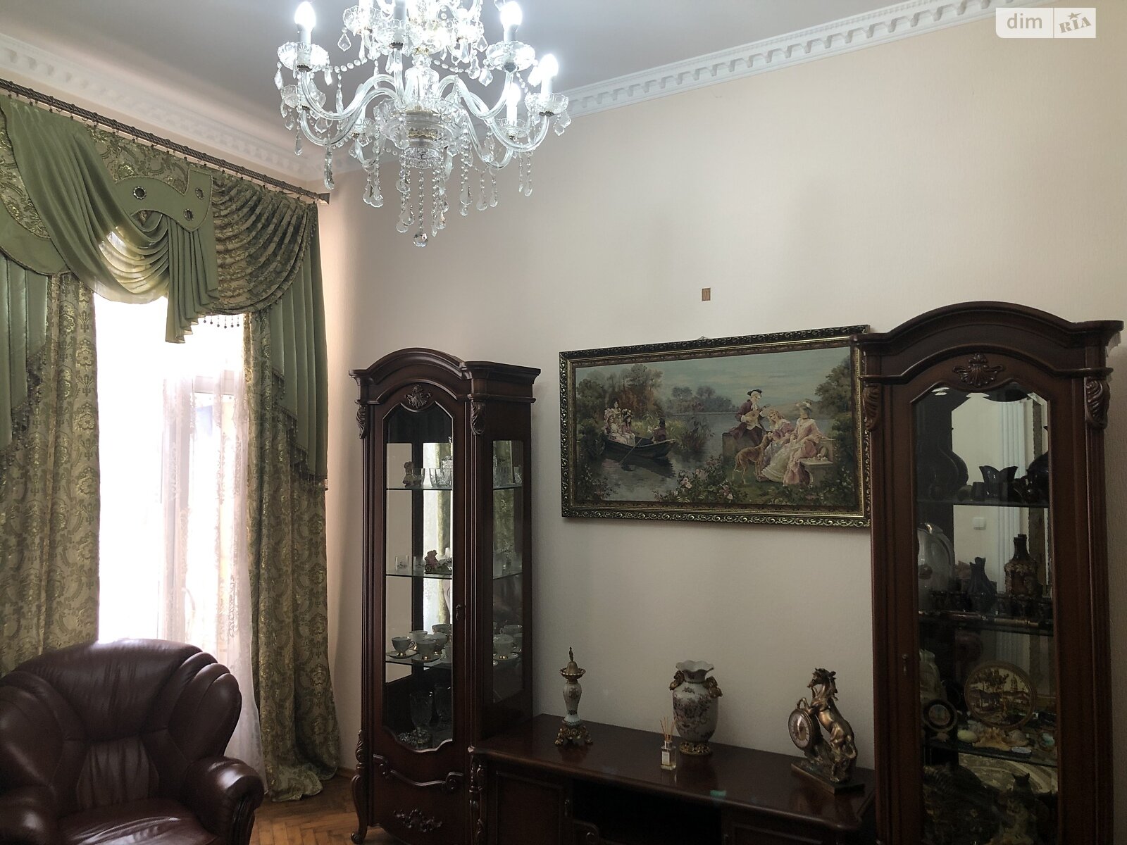Продажа трехкомнатной квартиры в Черновцах, на ул. Доброго Александра, район Центр фото 1