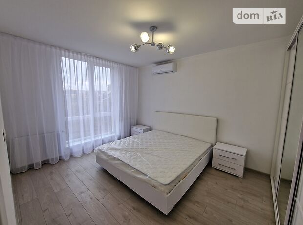 Продажа трехкомнатной квартиры в Черновцах, на просп. Независимости, район Центр фото 1 Продажа трехкомнатной квартиры в Черновцах, на просп. Независимости, район Центр фото 1