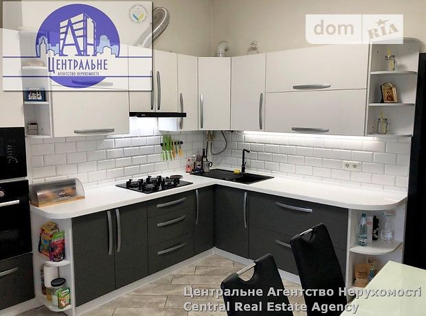 Продаж трикімнатної квартири в Чернівцях на Комарівська вулиця район Центр фото 1 Продаж трикімнатної квартири в Чернівцях на Комарівська вулиця район Центр фото 1