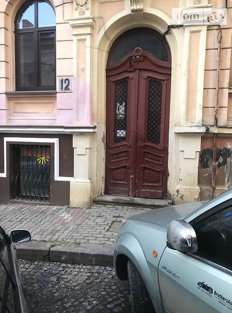 Продаж двокімнатної квартири в Чернівцях на вул. Кохановського Антона 12 район Центр фото 1 Продаж двокімнатної квартири в Чернівцях на вул. Кохановського Антона 12 район Центр фото 1