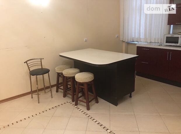 Продаж двокімнатної квартири в Чернівцях на вул. Кохановського Антона 12 район Центр фото 1 Продаж двокімнатної квартири в Чернівцях на вул. Кохановського Антона 12 район Центр фото 1
