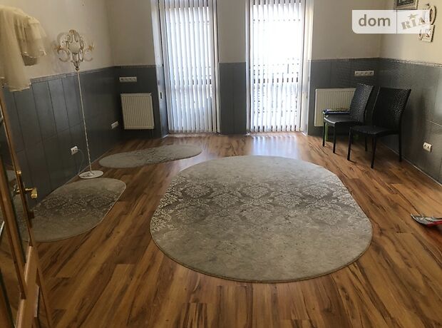 Продаж двокімнатної квартири в Чернівцях на вул. Кохановського Антона 12 район Центр фото 1 Продаж двокімнатної квартири в Чернівцях на вул. Кохановського Антона 12 район Центр фото 1