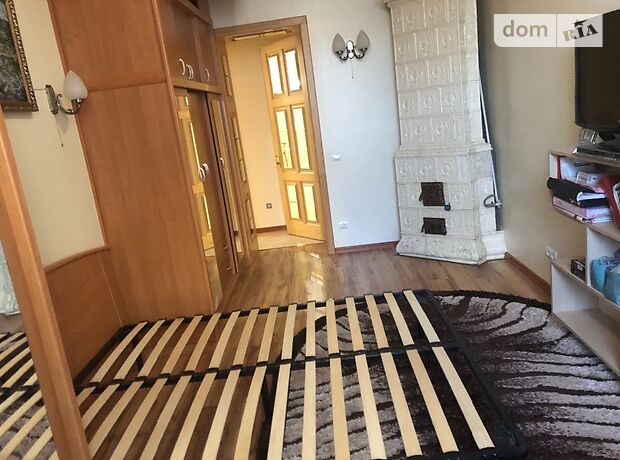Продаж двокімнатної квартири в Чернівцях на вул. Кохановського Антона 12 район Центр фото 1 Продаж двокімнатної квартири в Чернівцях на вул. Кохановського Антона 12 район Центр фото 1