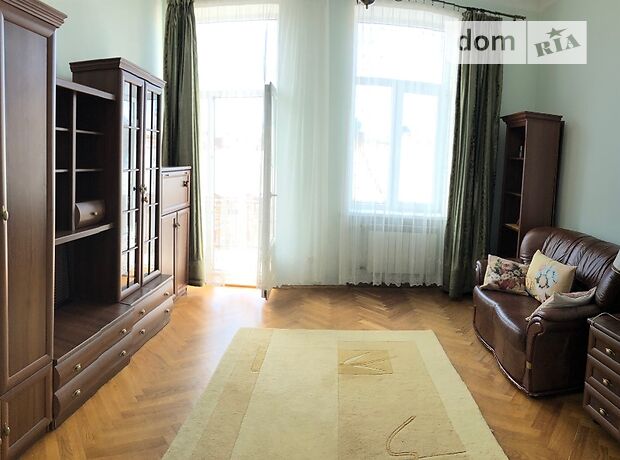 Продаж чотирикімнатної квартири в Чернівцях на вул. Франка Івана район Центр фото 1 Продаж чотирикімнатної квартири в Чернівцях на вул. Франка Івана район Центр фото 1