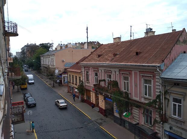 Продаж чотирикімнатної квартири в Чернівцях на вул. Франка Івана район Центр фото 1 Продаж чотирикімнатної квартири в Чернівцях на вул. Франка Івана район Центр фото 1