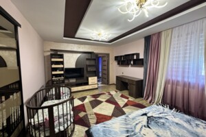Продаж трикімнатної квартири в Чорткові, на вул. Залізнична 35, район Залізничний фото 2