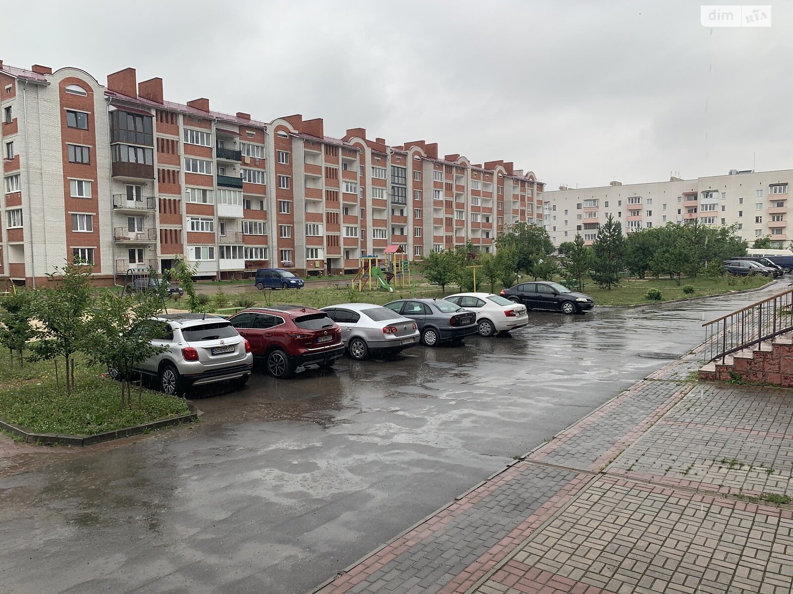 Продаж трикімнатної квартири в Чорткові, на вул. Січинського, район Кадуб фото 1
