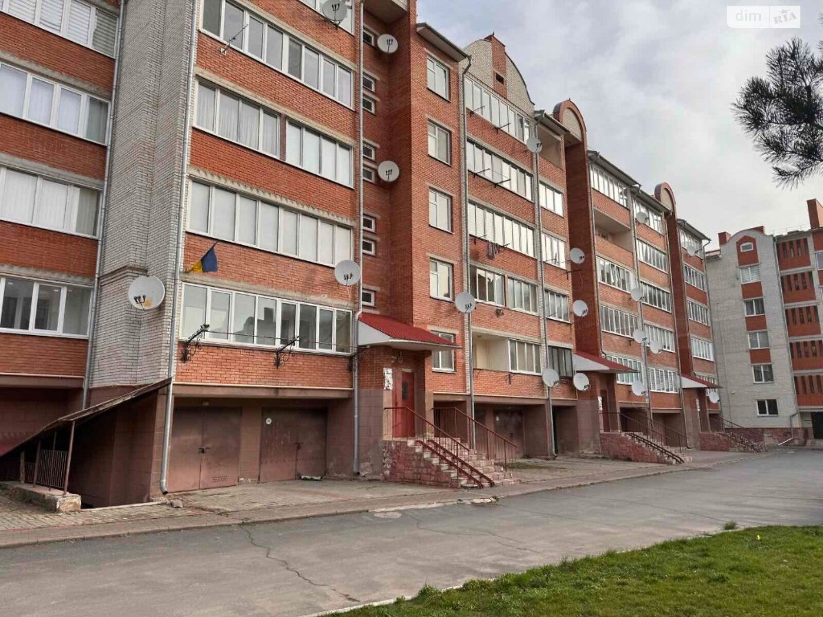 Продажа трехкомнатной квартиры в Черткове, на ул. Сичинского, район Кадуб фото 1