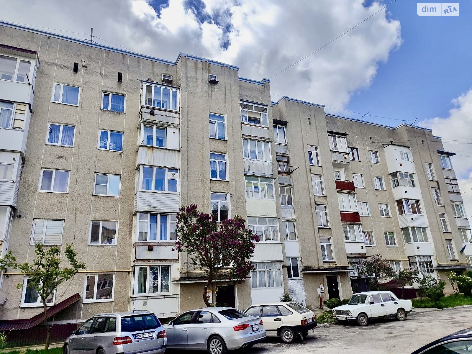 Продаж двокімнатної квартири в Чорткові, на вул. Січинського, район Кадуб фото 1 Продаж двокімнатної квартири в Чорткові, на вул. Січинського, район Кадуб фото 1