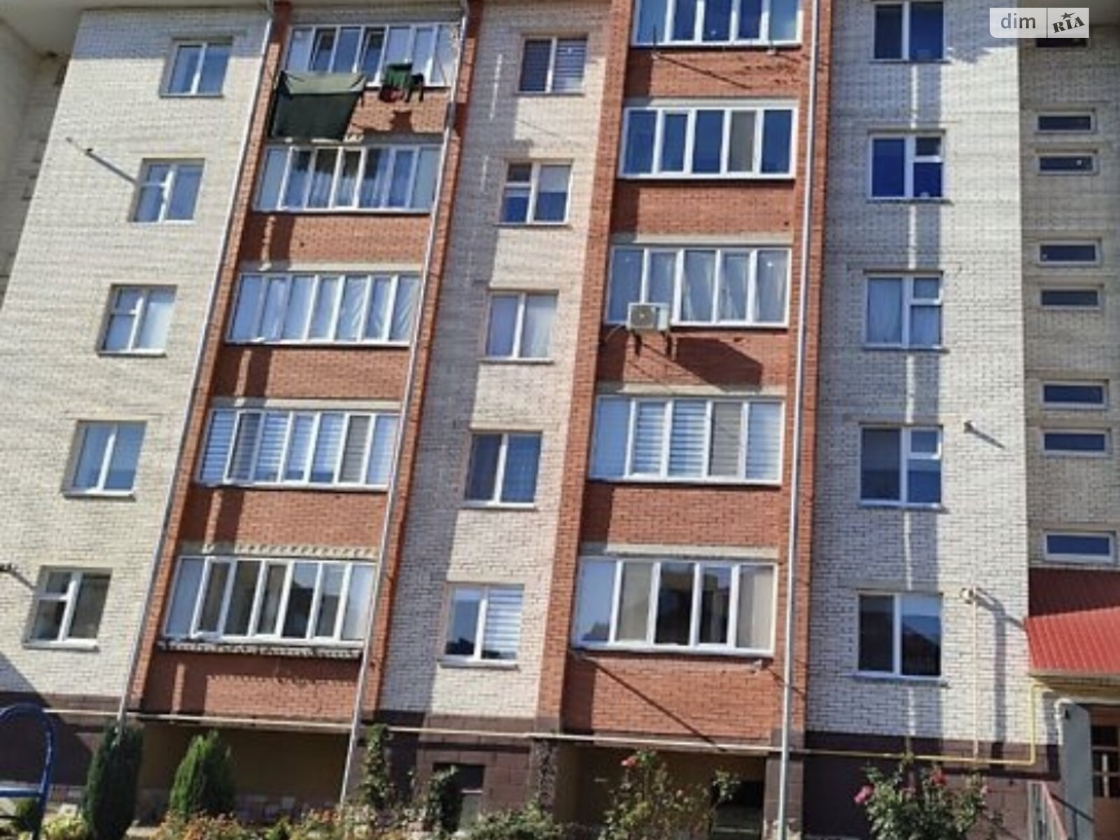 Продаж двокімнатної квартири в Чорткові, на вул. Січинського, район Кадуб фото 1 Продаж двокімнатної квартири в Чорткові, на вул. Січинського, район Кадуб фото 1