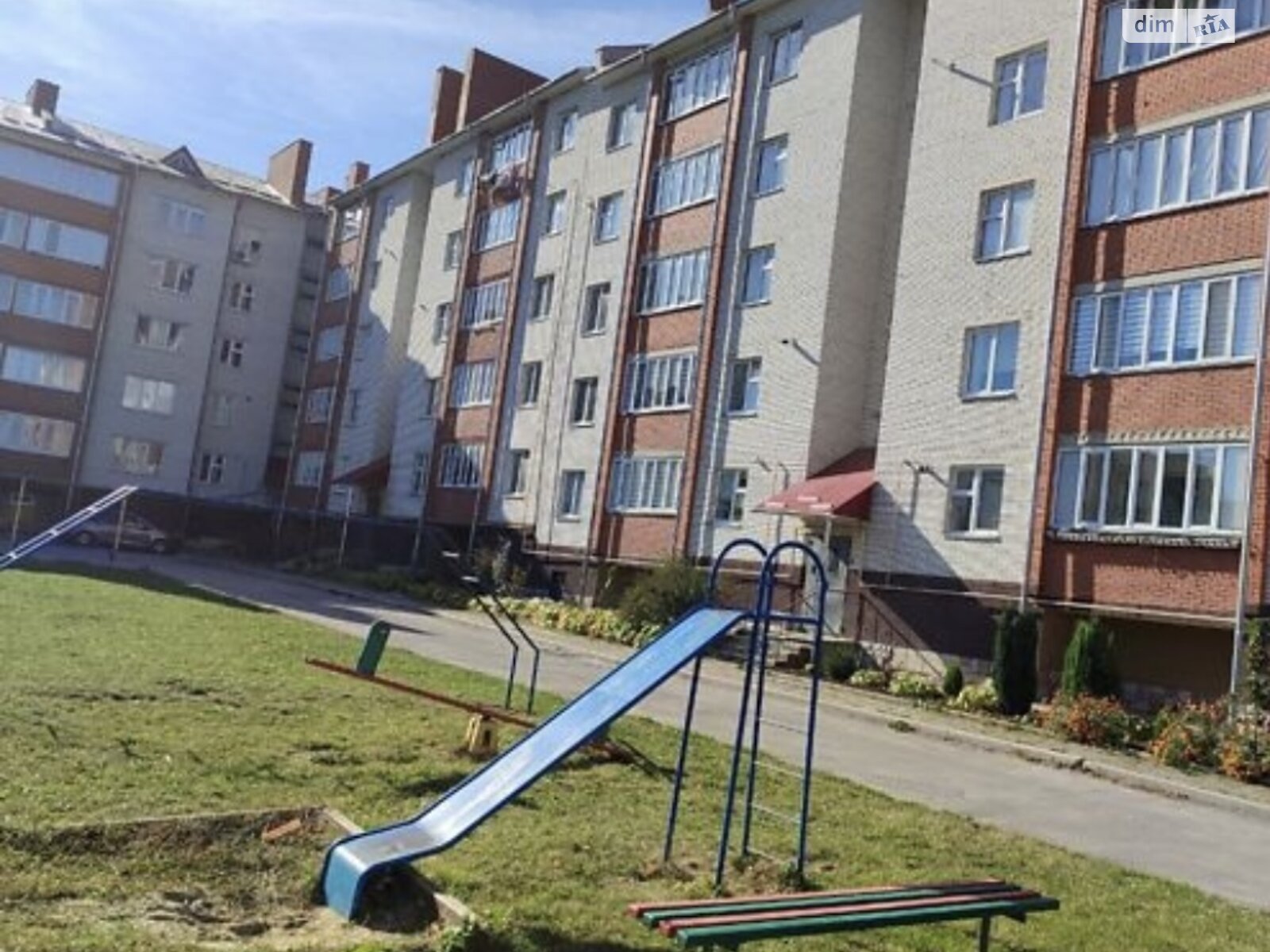 Продаж двокімнатної квартири в Чорткові, на вул. Січинського, район Кадуб фото 1 Продаж двокімнатної квартири в Чорткові, на вул. Січинського, район Кадуб фото 1