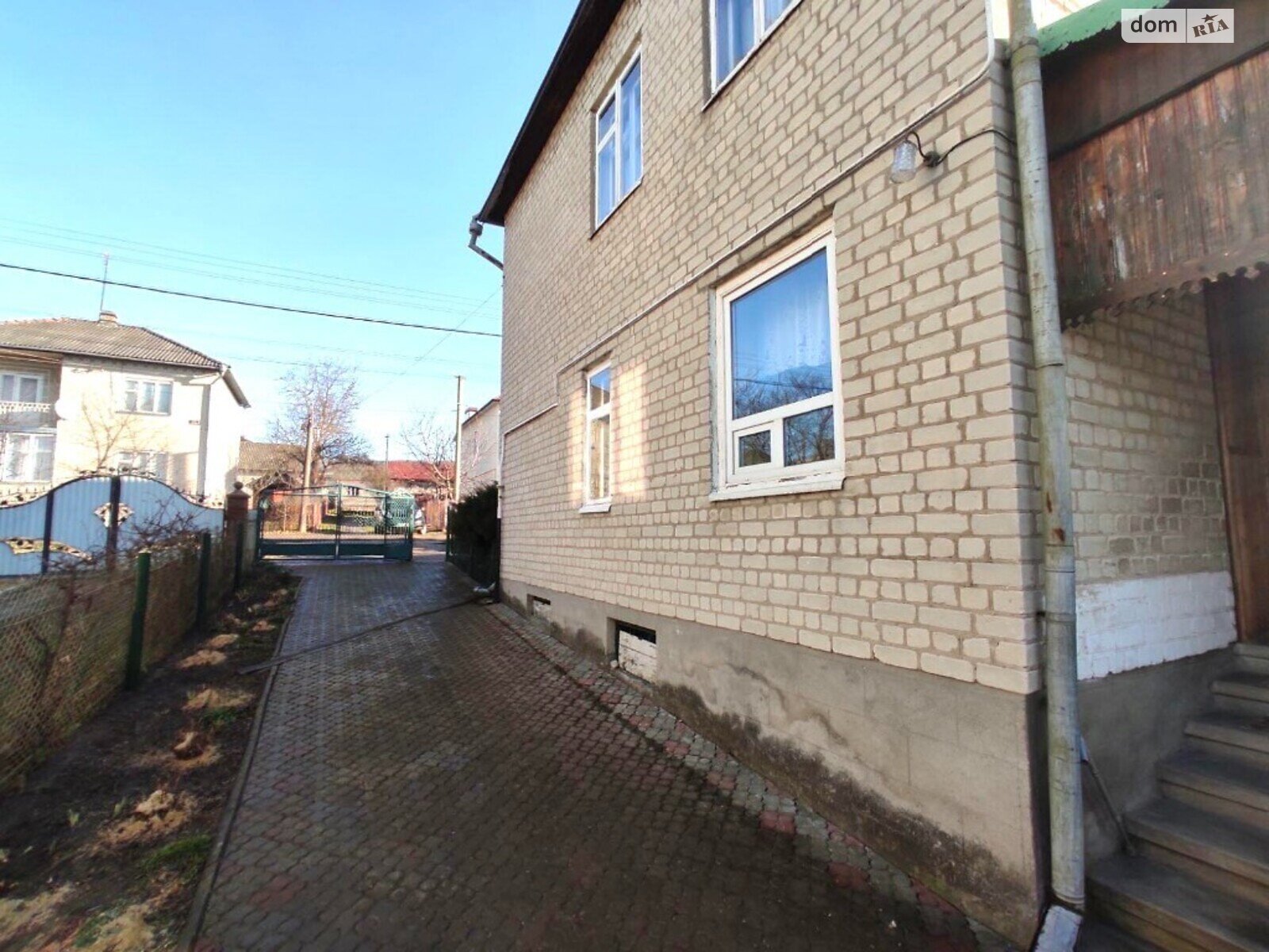 Продажа четырехкомнатной квартиры в Черткове, на ул. Вишнева, район Каличовка фото 1 Продажа четырехкомнатной квартиры в Черткове, на ул. Вишнева, район Каличовка фото 1