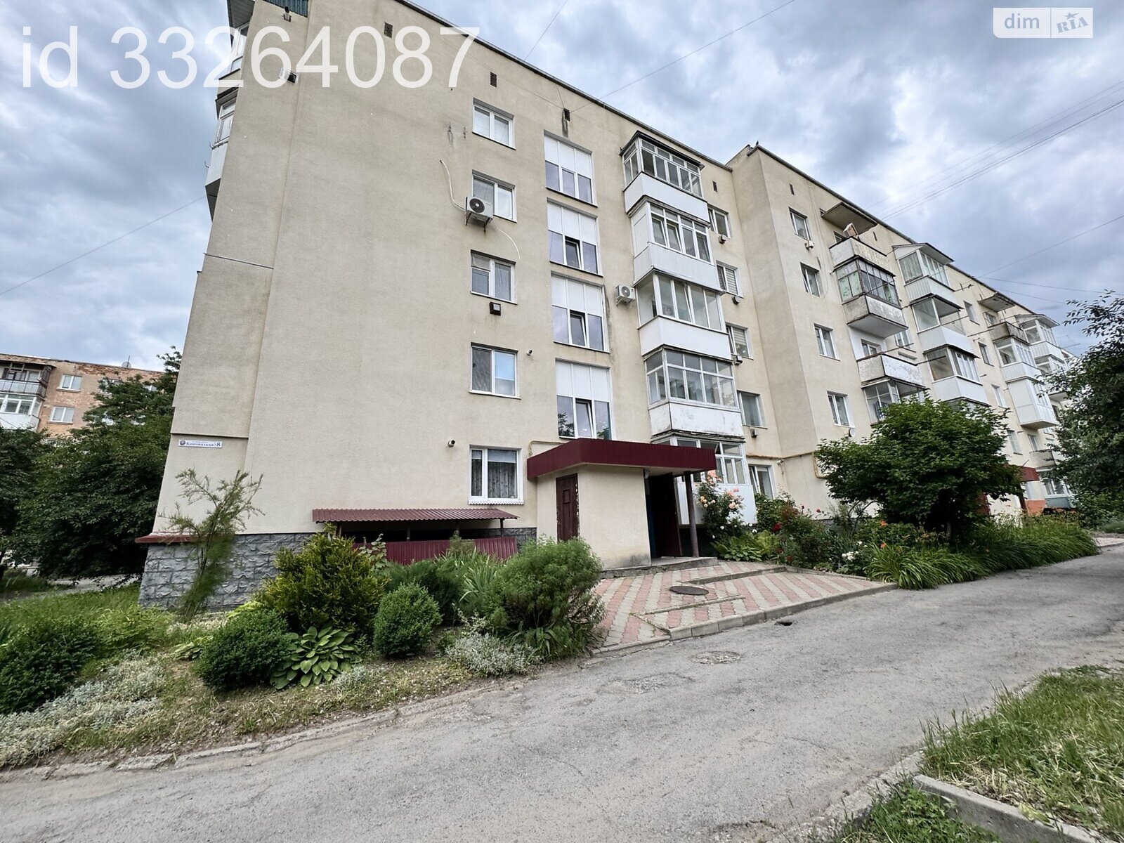 Продаж двокімнатної квартири в Чорткові, на вул. Коновальця 8, район Центр фото 1 Продаж двокімнатної квартири в Чорткові, на вул. Коновальця 8, район Центр фото 1