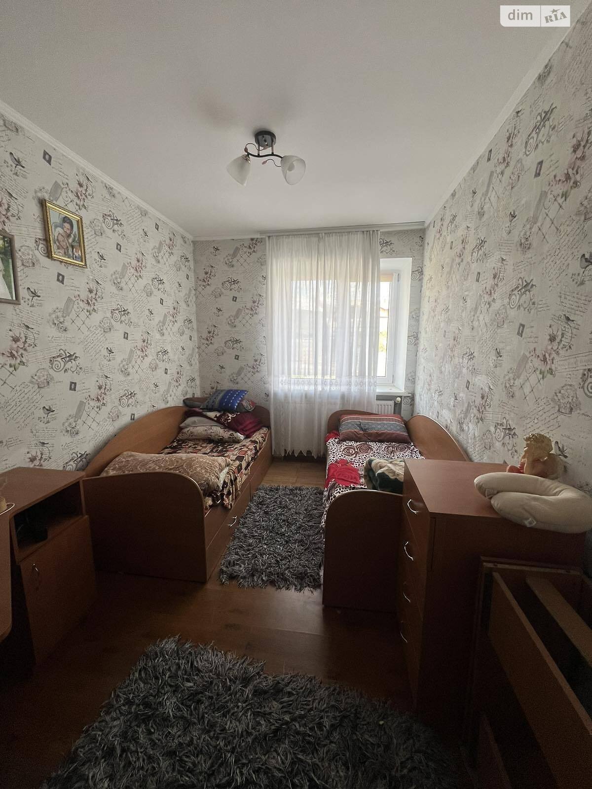 Продажа трехкомнатной квартиры в Черткове, на ул. Независимости, район Центр фото 1 Продажа трехкомнатной квартиры в Черткове, на ул. Независимости, район Центр фото 1