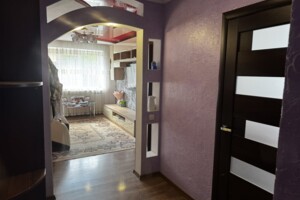 Продажа трехкомнатной квартиры в Черткове, на ул. Независимости, район Центр фото 2