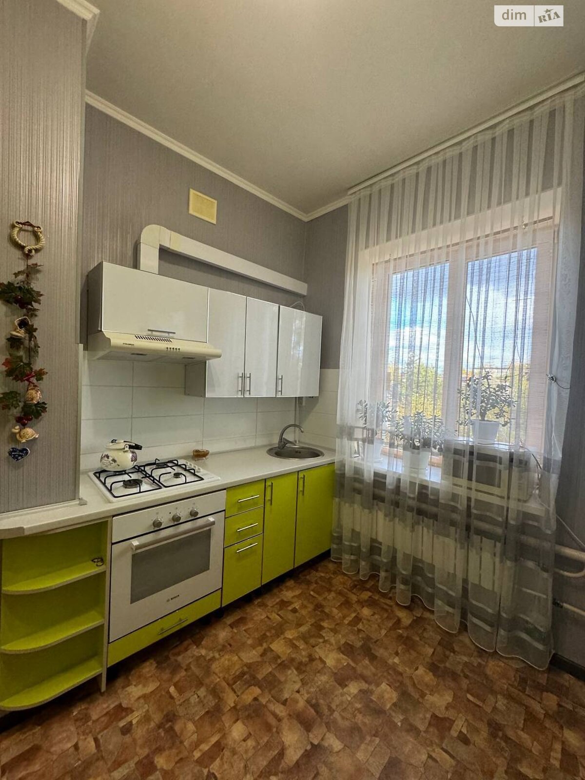 Продажа трехкомнатной квартиры в Чугуеве, на мкр. Авиатор, район Чугуев фото 1 Продажа трехкомнатной квартиры в Чугуеве, на мкр. Авиатор, район Чугуев фото 1