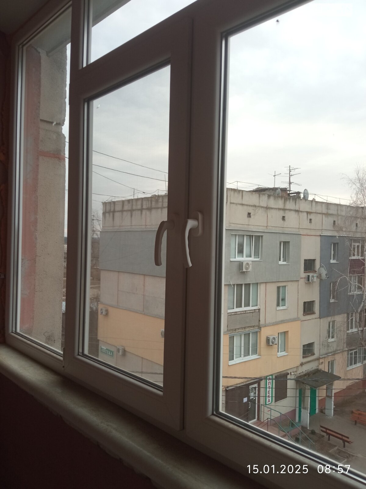 Продажа трехкомнатной квартиры в Чугуеве, на ул. Весича 12, район Чугуев фото 1 Продажа трехкомнатной квартиры в Чугуеве, на ул. Весича 12, район Чугуев фото 1