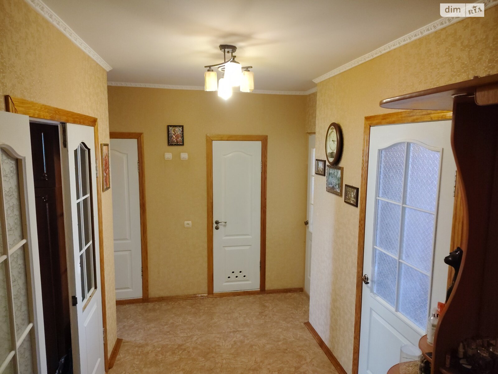 Продажа четырехкомнатной квартиры в Дмитровке, на ул. Садовая 8, кв. 16, фото 1 Продажа четырехкомнатной квартиры в Дмитровке, на ул. Садовая 8, кв. 16, фото 1