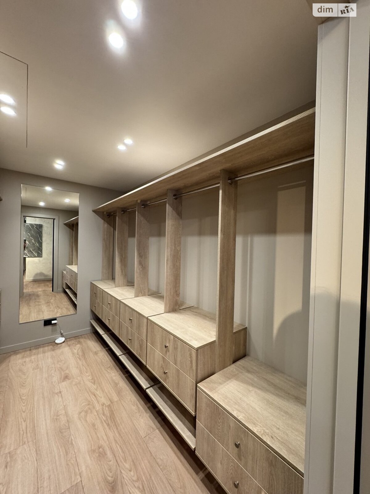 Продажа пятикомнатной квартиры в Днепре, на ул. Ольгерда Бочковского, район 1 мая фото 1