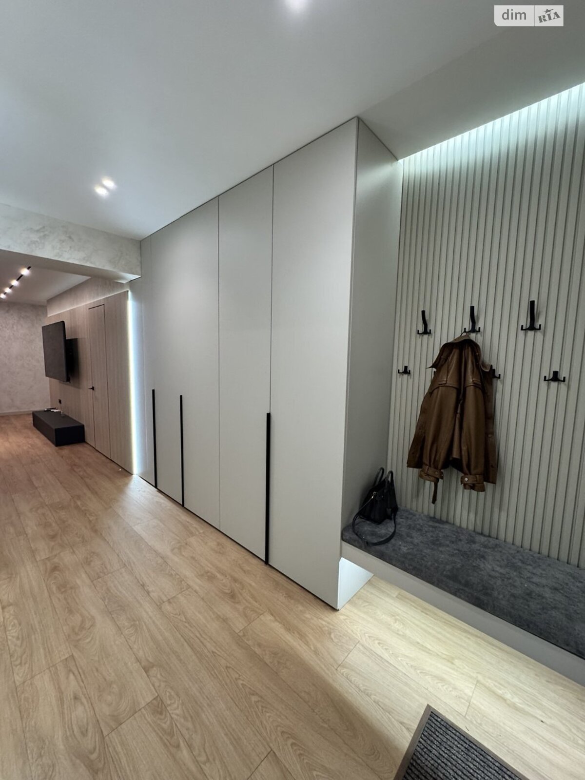 Продажа пятикомнатной квартиры в Днепре, на ул. Ольгерда Бочковского, район 1 мая фото 1