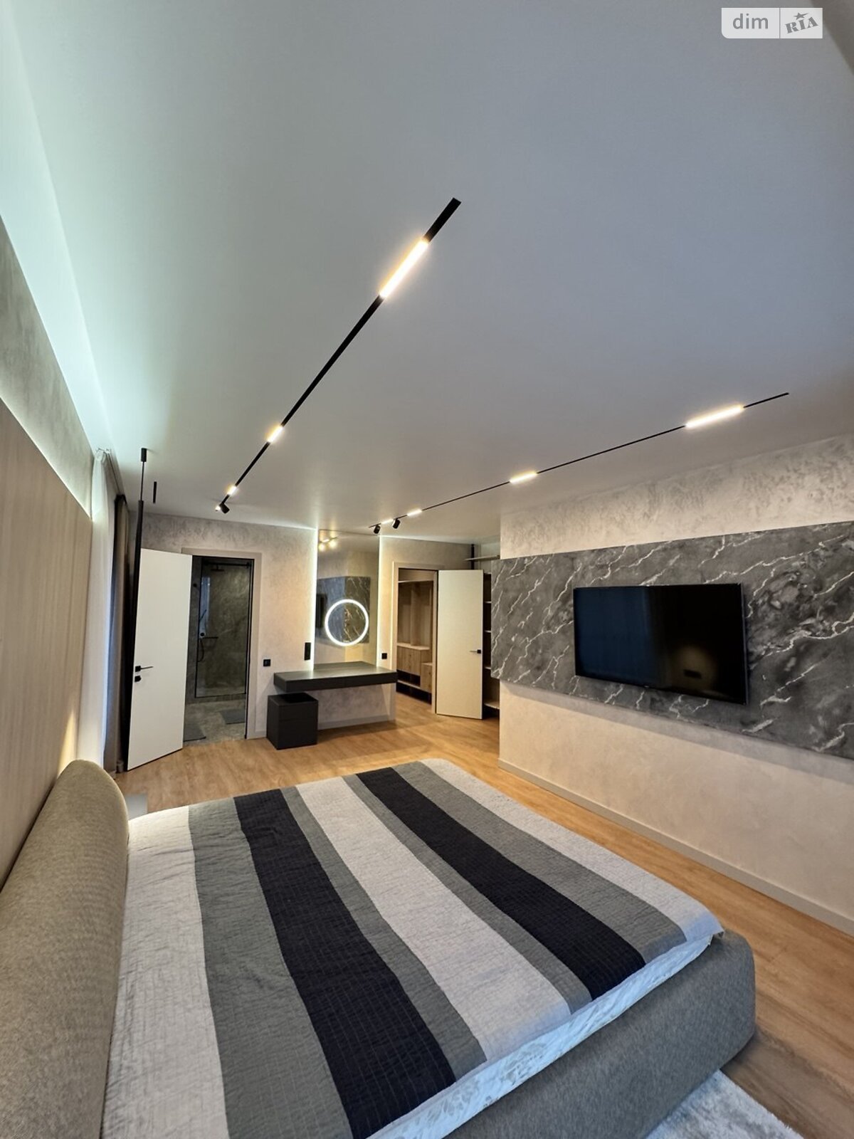 Продажа пятикомнатной квартиры в Днепре, на ул. Ольгерда Бочковского, район 1 мая фото 1