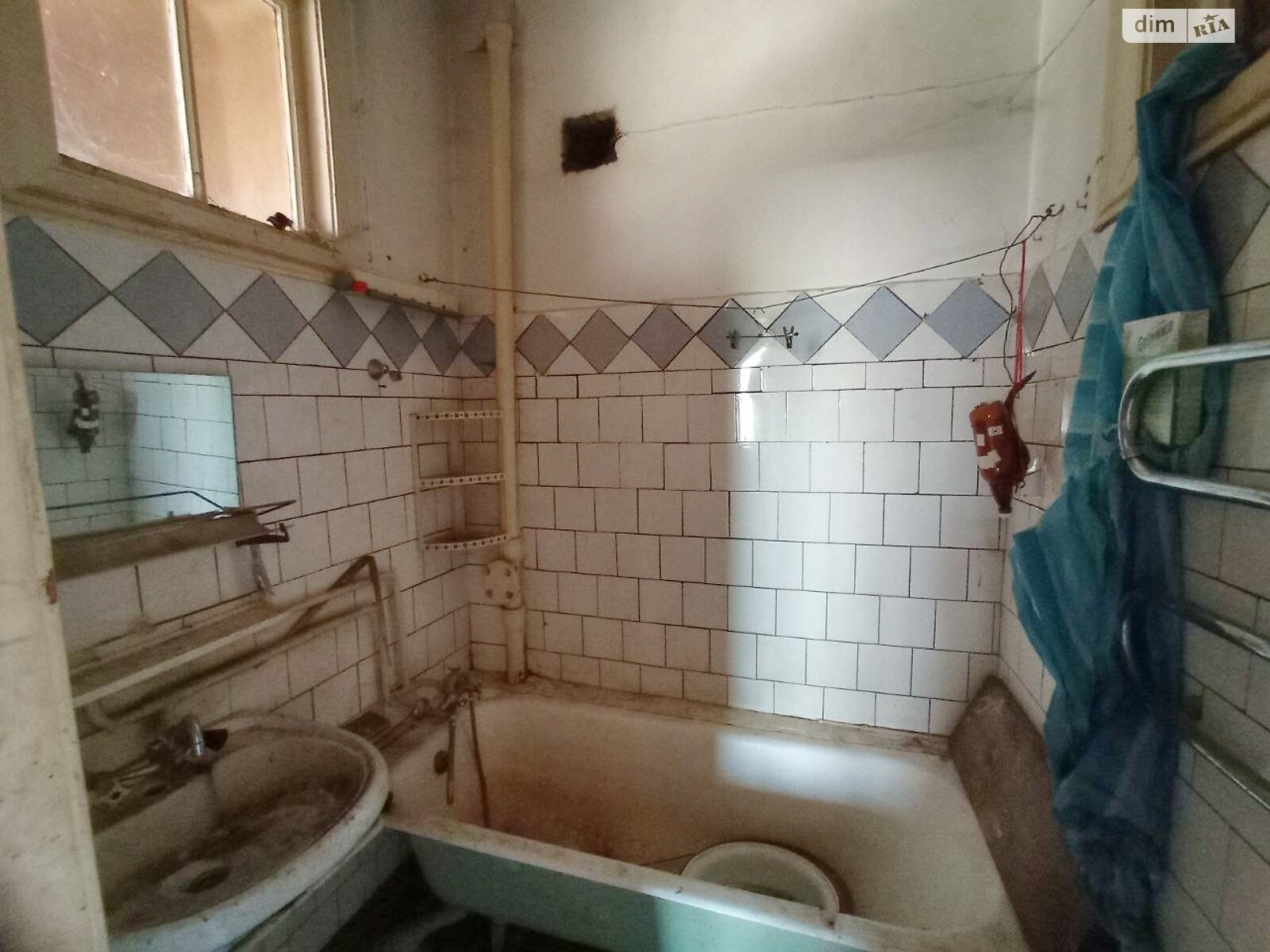 Продажа трехкомнатной квартиры в Днепре, на ул. 152-й дивизии, район 12 квартал фото 1 Продажа трехкомнатной квартиры в Днепре, на ул. 152-й дивизии, район 12 квартал фото 1