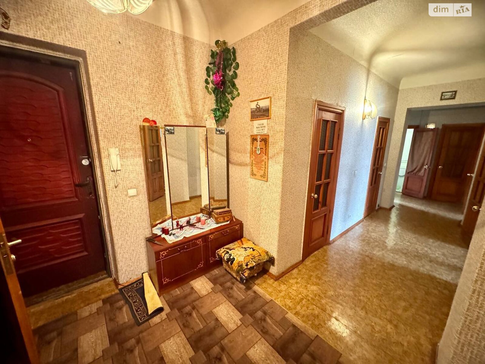 Продажа трехкомнатной квартиры в Днепре, на просп. Хмельницкого Богдана 109, район 12 квартал фото 1 Продажа трехкомнатной квартиры в Днепре, на просп. Хмельницкого Богдана 109, район 12 квартал фото 1