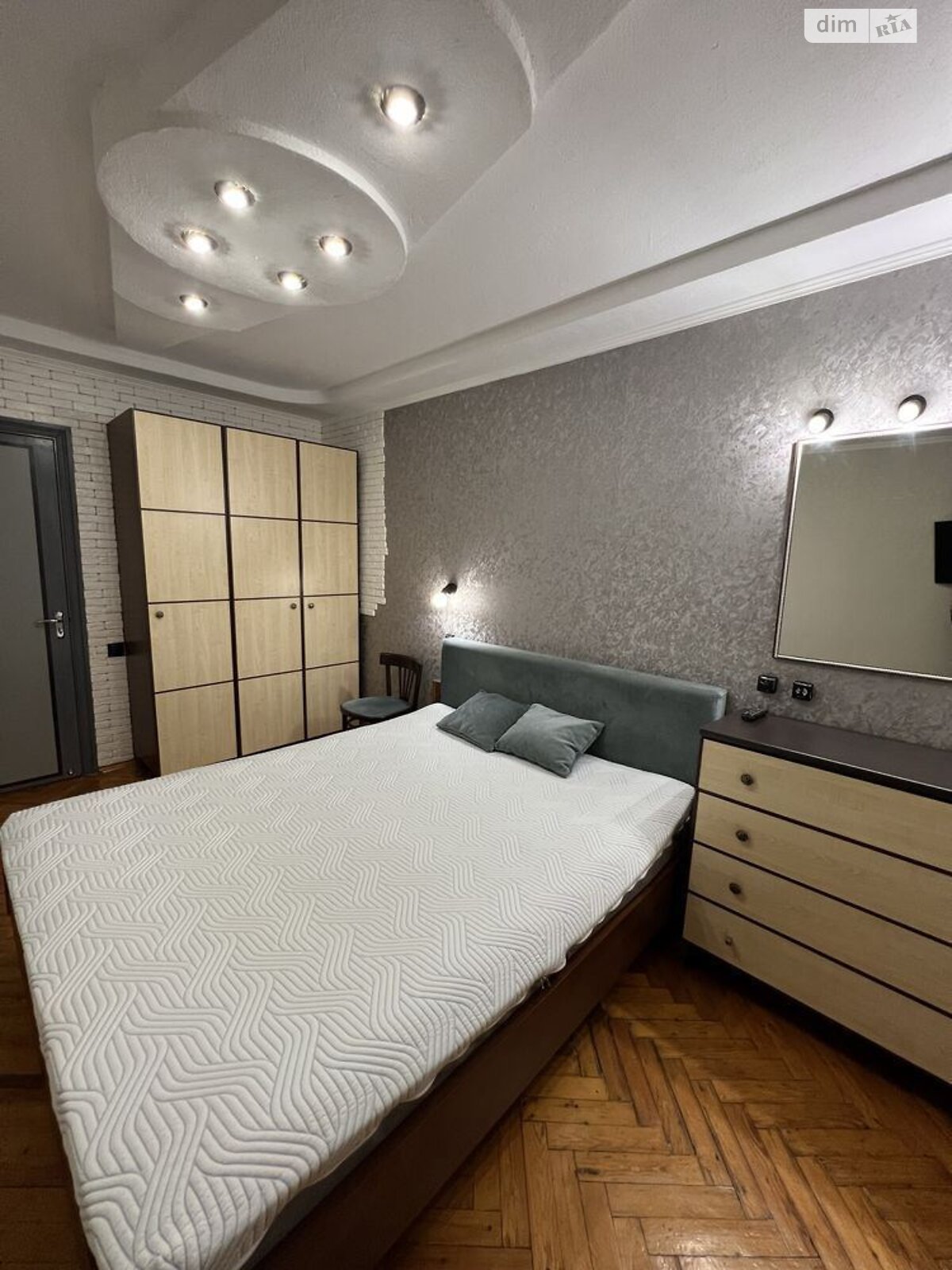 Продаж трикімнатної квартири в Дніпрі, на вул. Квартальна 12, кв. 252, район 12 квартал фото 1 Продаж трикімнатної квартири в Дніпрі, на вул. Квартальна 12, кв. 252, район 12 квартал фото 1