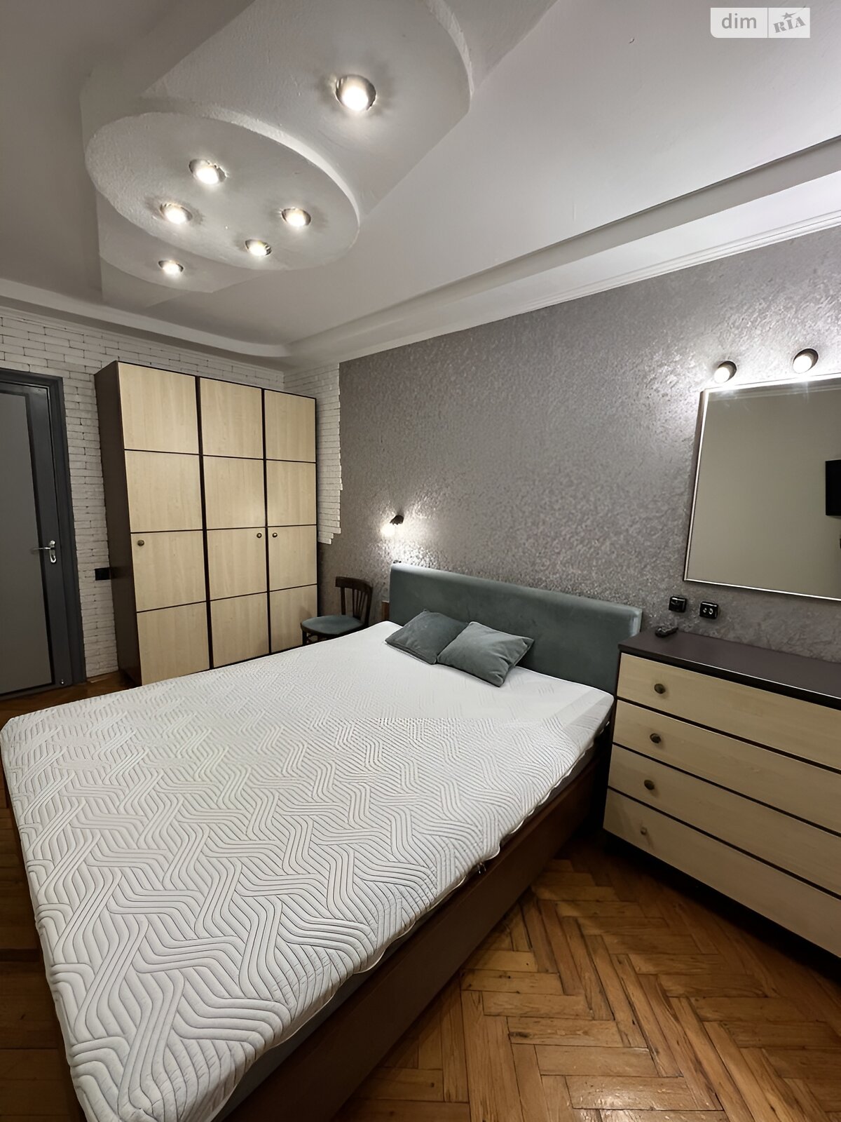 Продаж трикімнатної квартири в Дніпрі, на вул. Квартальна 12, район 12 квартал фото 1 Продаж трикімнатної квартири в Дніпрі, на вул. Квартальна 12, район 12 квартал фото 1