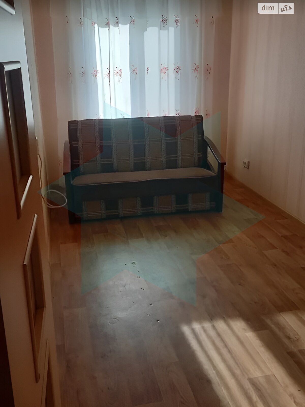 Продажа трехкомнатной квартиры в Днепре, на ул. Квартальная 27, район 12 квартал фото 1 Продажа трехкомнатной квартиры в Днепре, на ул. Квартальная 27, район 12 квартал фото 1