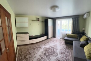 Продажа трехкомнатной квартиры в Днепре, на ул. Квартальная 23, район 12 квартал фото 2