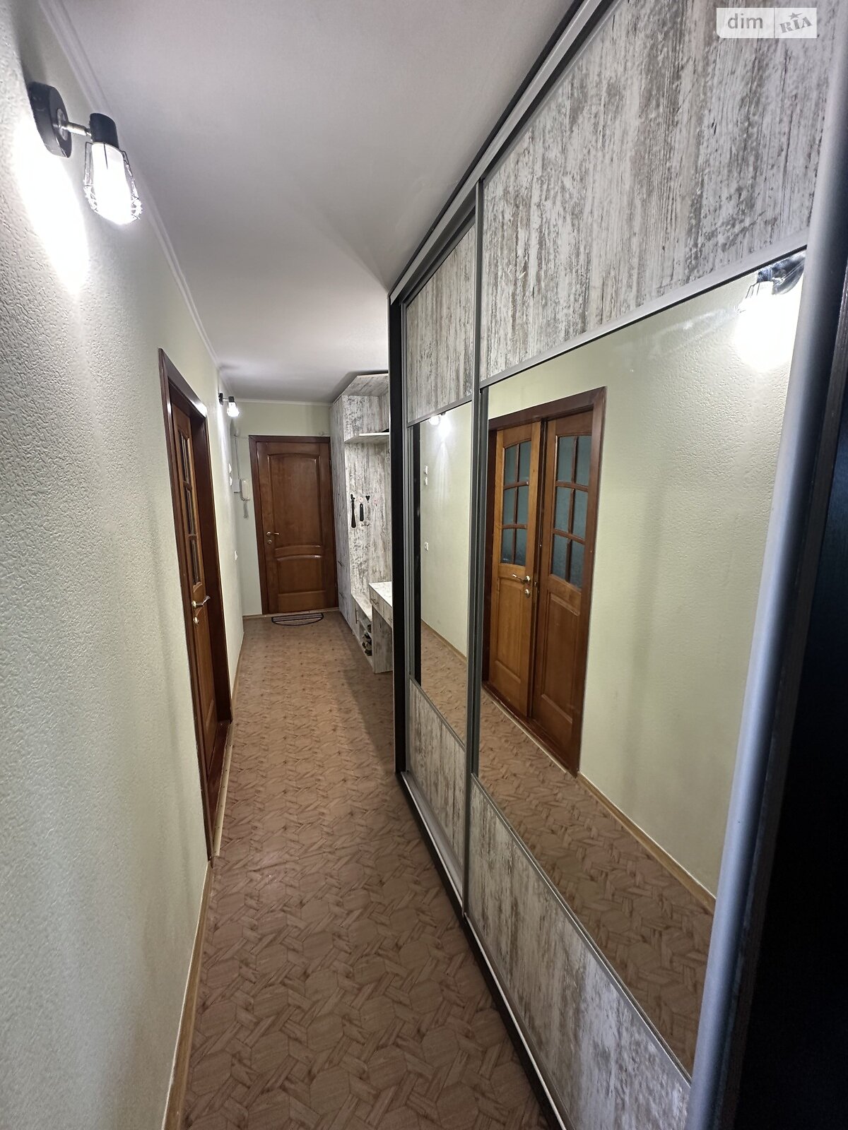 Продажа трехкомнатной квартиры в Днепре, на ул. Квартальная 23, район 12 квартал фото 1